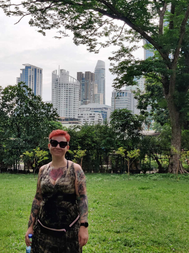 Minä Lumpini Parkissa Bangkok