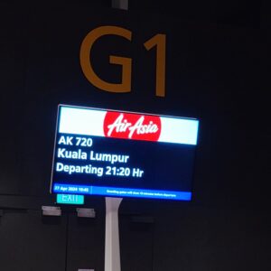 Kuala Lumpur kyltti Singaporen lentokentällä